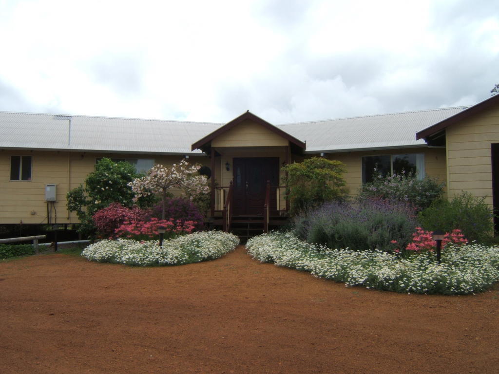 Shambhala Guesthouse Kangaroo Gully Exteriör bild